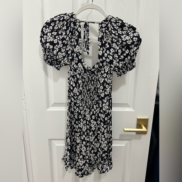 Reformation Lillian Mini Dress Elaine Black & White Floral Square Neck (Size 2) - Picture 5 of 8
